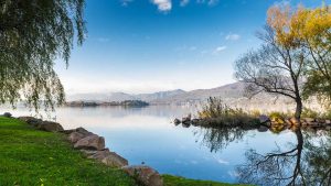 Været i juni 2025 i Lago di Varese, Italia