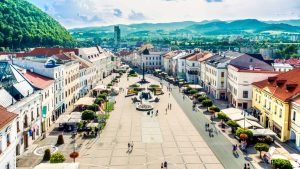 Været i april 2025 i Banská Bystrica, Slovakia